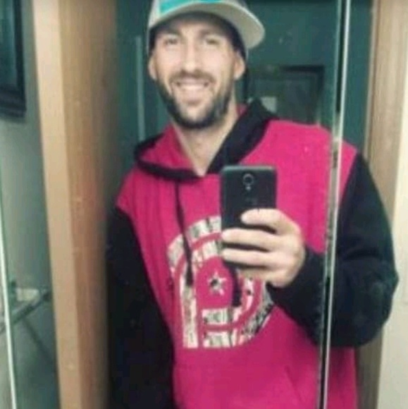 Meet your Posher, Travis - Picture 1 of 1